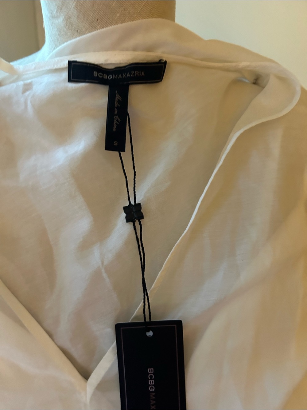BCBGMaxAzria cotton/silk embroidered caftan top. Small. Boho romantic, resort. - Picture 7 of 12